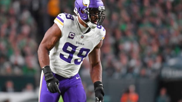 Sep 14, 2023; Philadelphia, Pennsylvania, USA; Minnesota Vikings linebacker Danielle Hunter (99) against the Philadelphia Eagles at Lincoln Financial Field.
